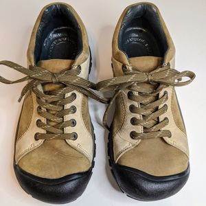 Leather Keens size 8.5